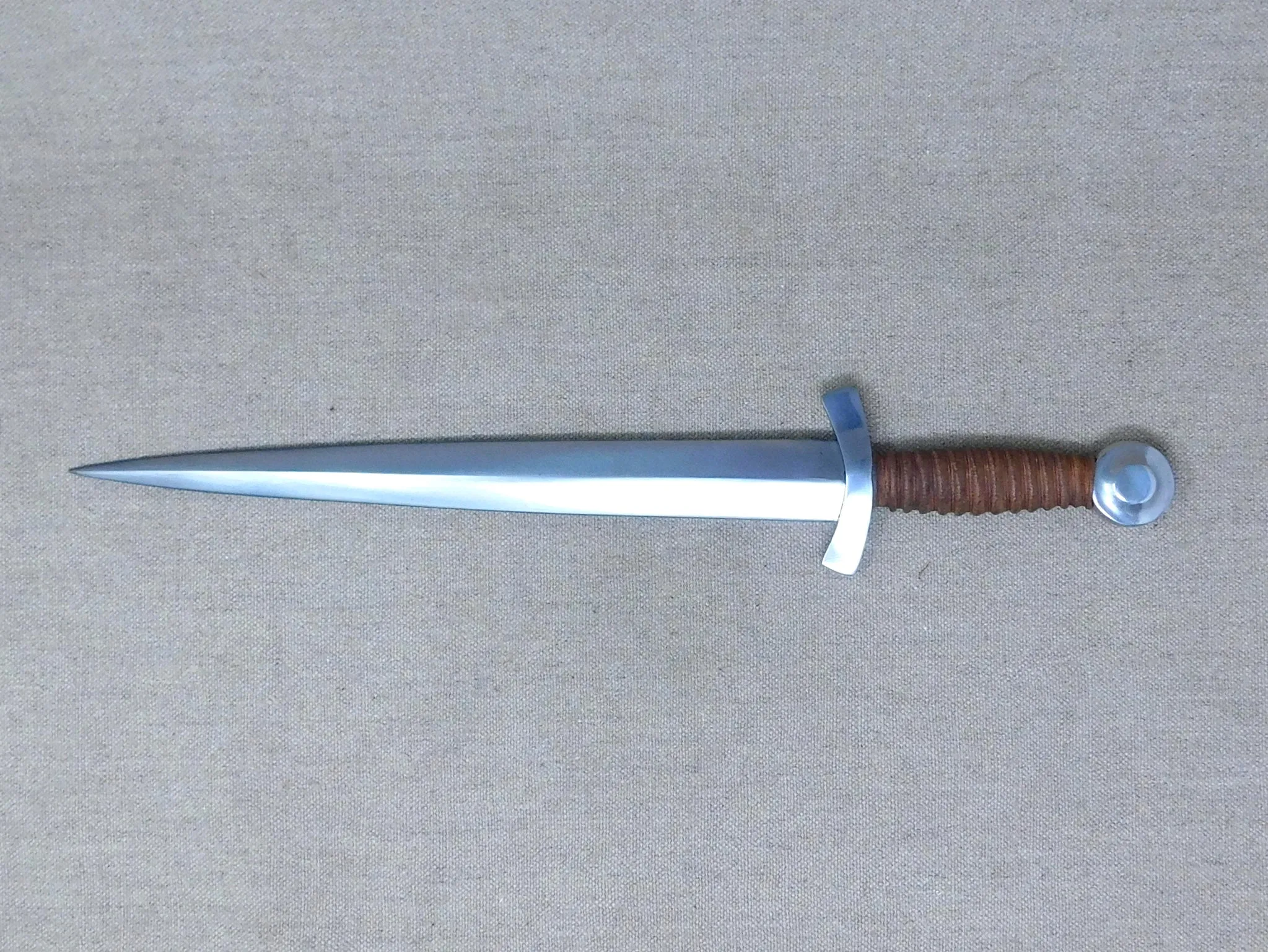 14thC medieval quillon dagger