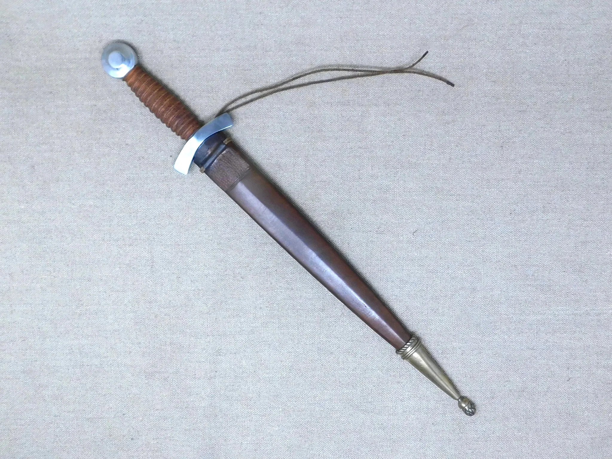 14thC medieval quillon dagger