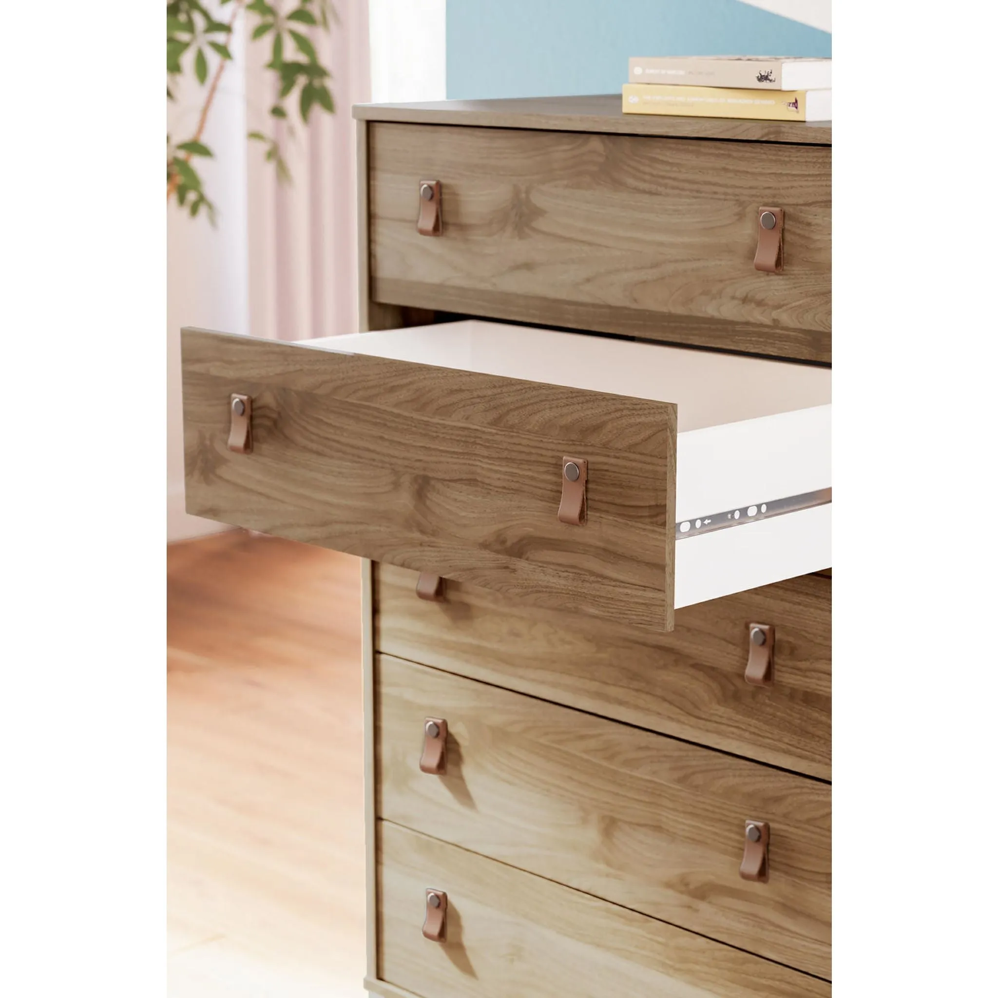 Aprilyn Chest